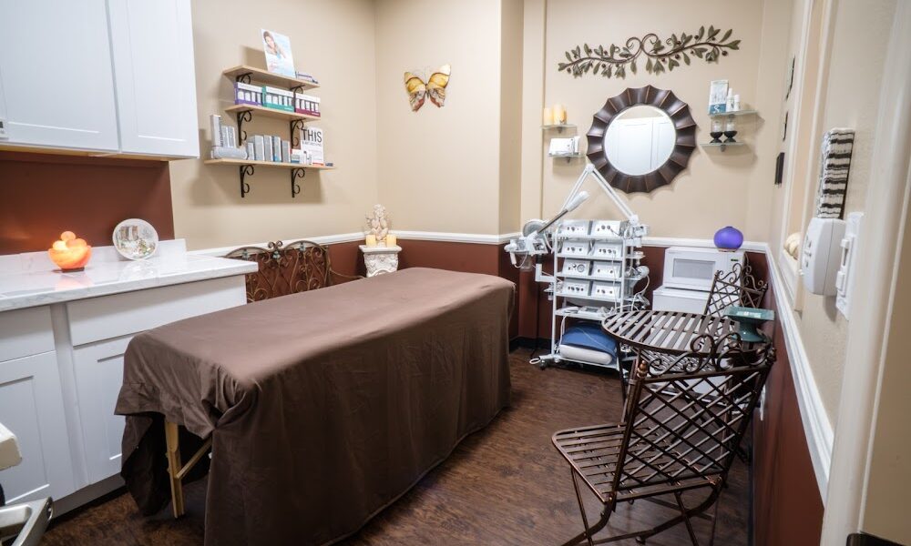 Santia Day Spa | Reiki & Facials for Ladies Only