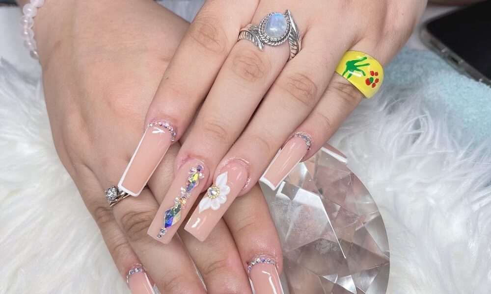 Sunny Hair & Nails